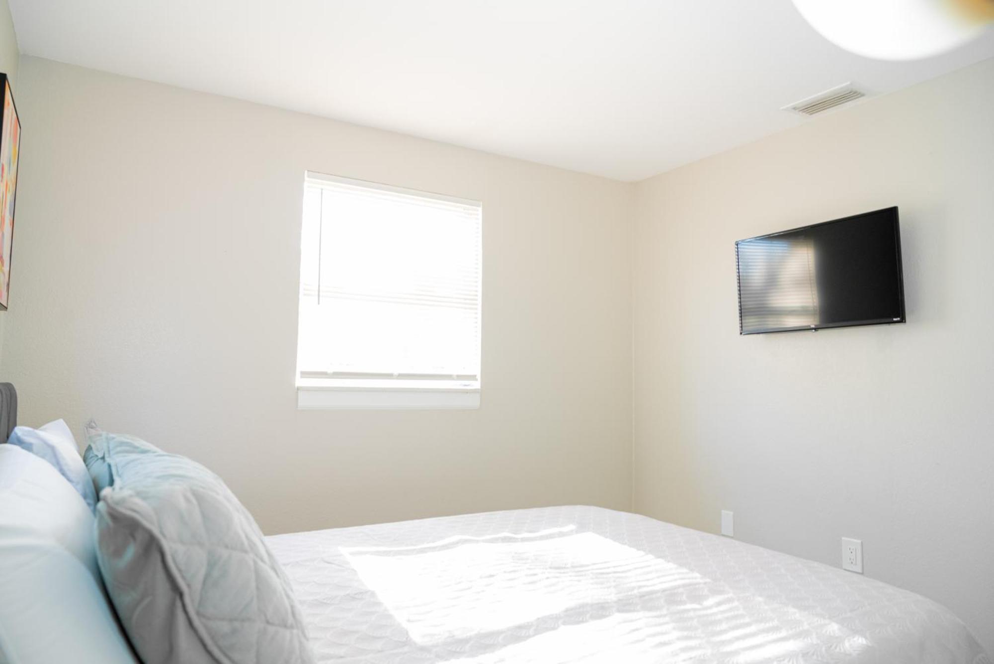 University Serenity Suites Temple Terrace Exterior photo